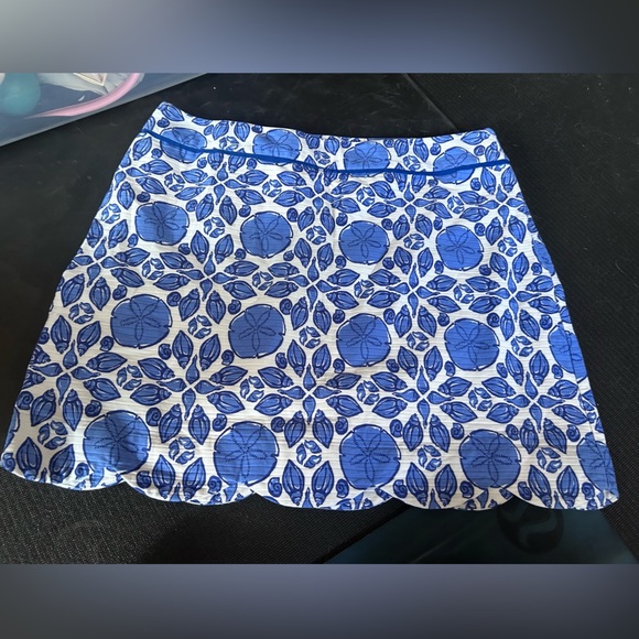 Vineyard Vines Dresses & Skirts - Vineyard Vines size 16 Blue Floral Women's Skirt